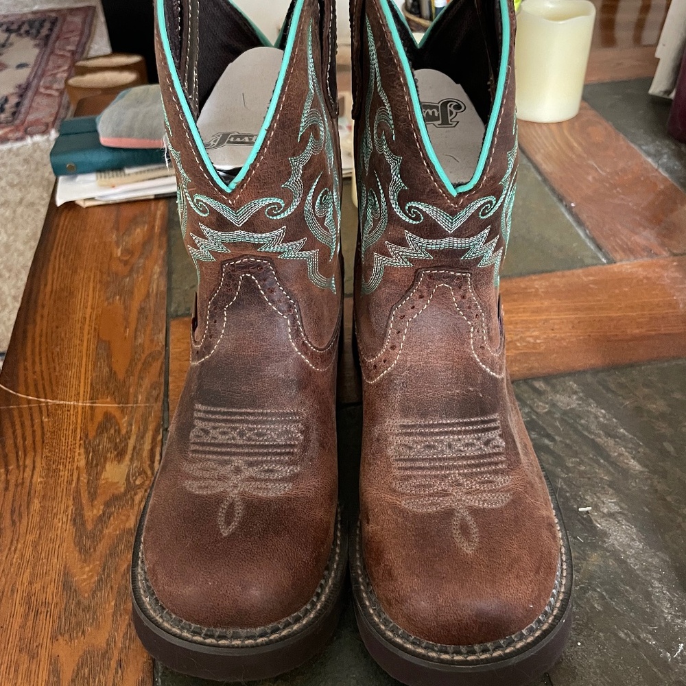Brand New Justin Women's Gypsy Western Boots — Round Toe